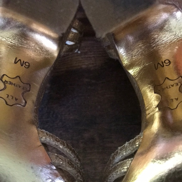 Tory Burch gold Distressed Shoes size 6 - Picture 5 of 12